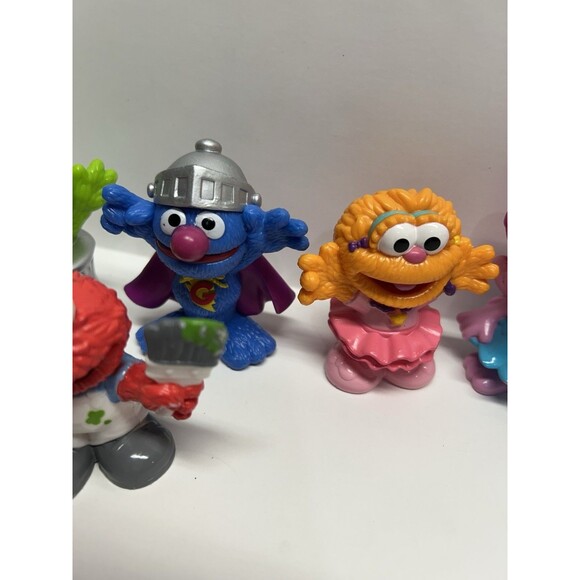 Sesame Street Workshop 9 Hasbro Hard Plastic Figures Grover Cookie Elmo Oscar - Picture 2 of 7